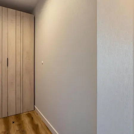 Park C9-z Dostepem Do Basenu, Sauny, Jacuzzi, Silowni شكلارسكا بوريبا